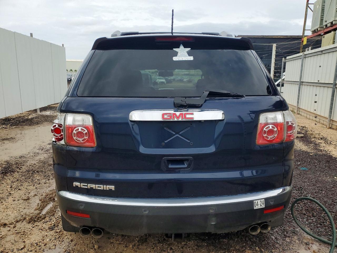 2011 GMC ACADIA SLE photo 6