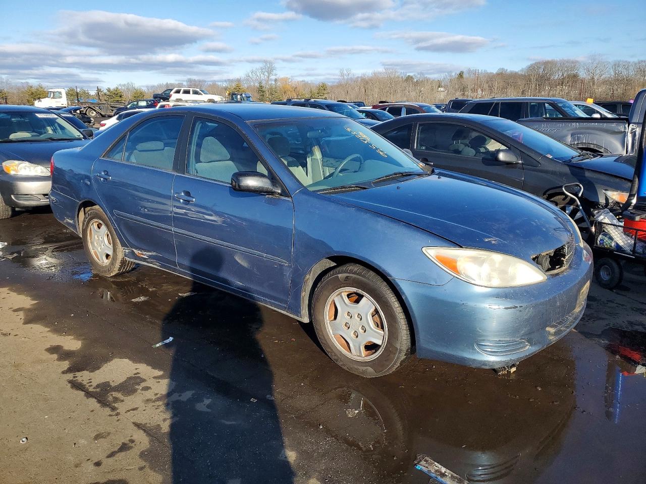 2003 TOYOTA CAMRY LE photo 4