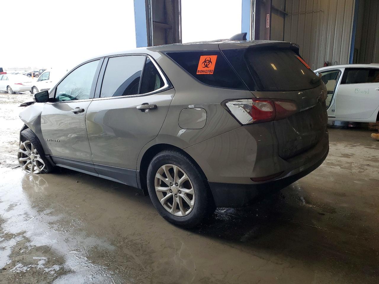 2018 CHEVROLET EQUINOX LT photo 2