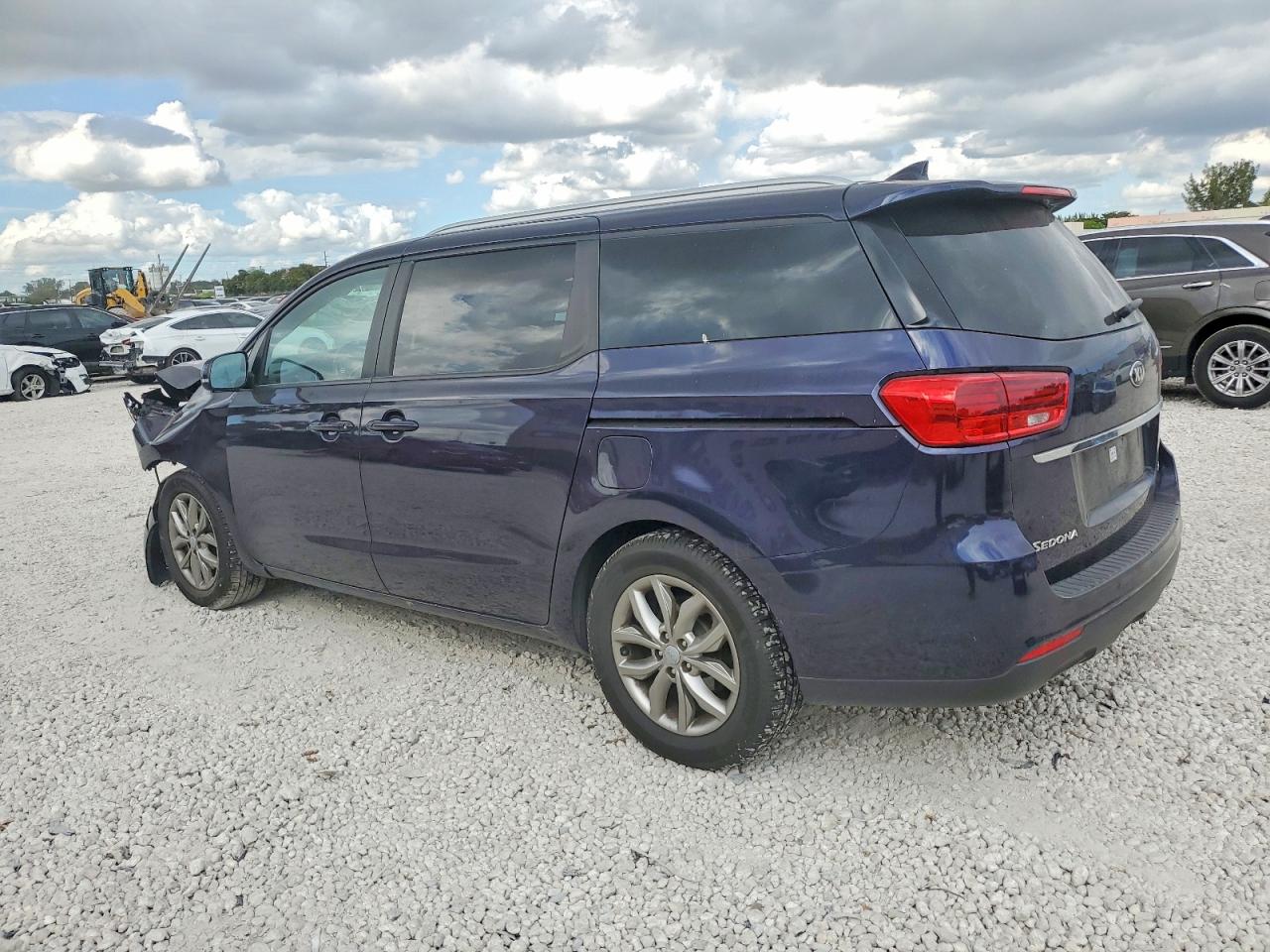 2020 KIA SEDONA EX photo 2