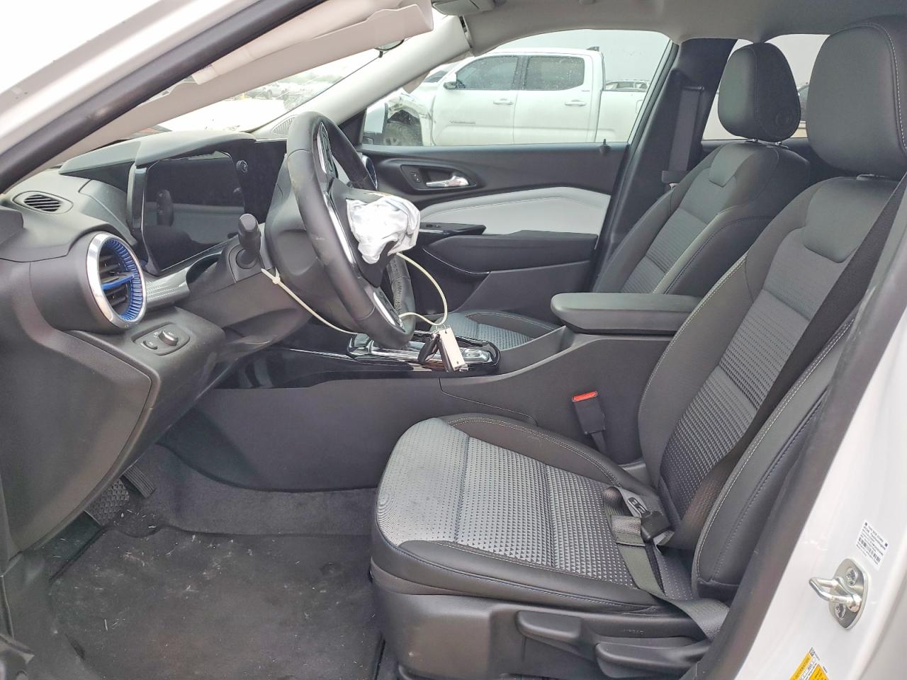 2025 CHEVROLET TRAX 1LT photo 13