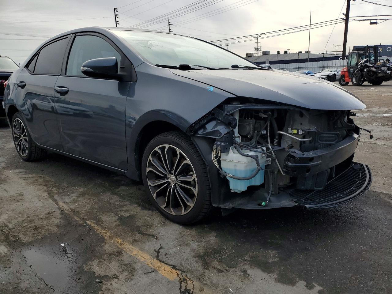 2015 TOYOTA COROLLA L photo 4