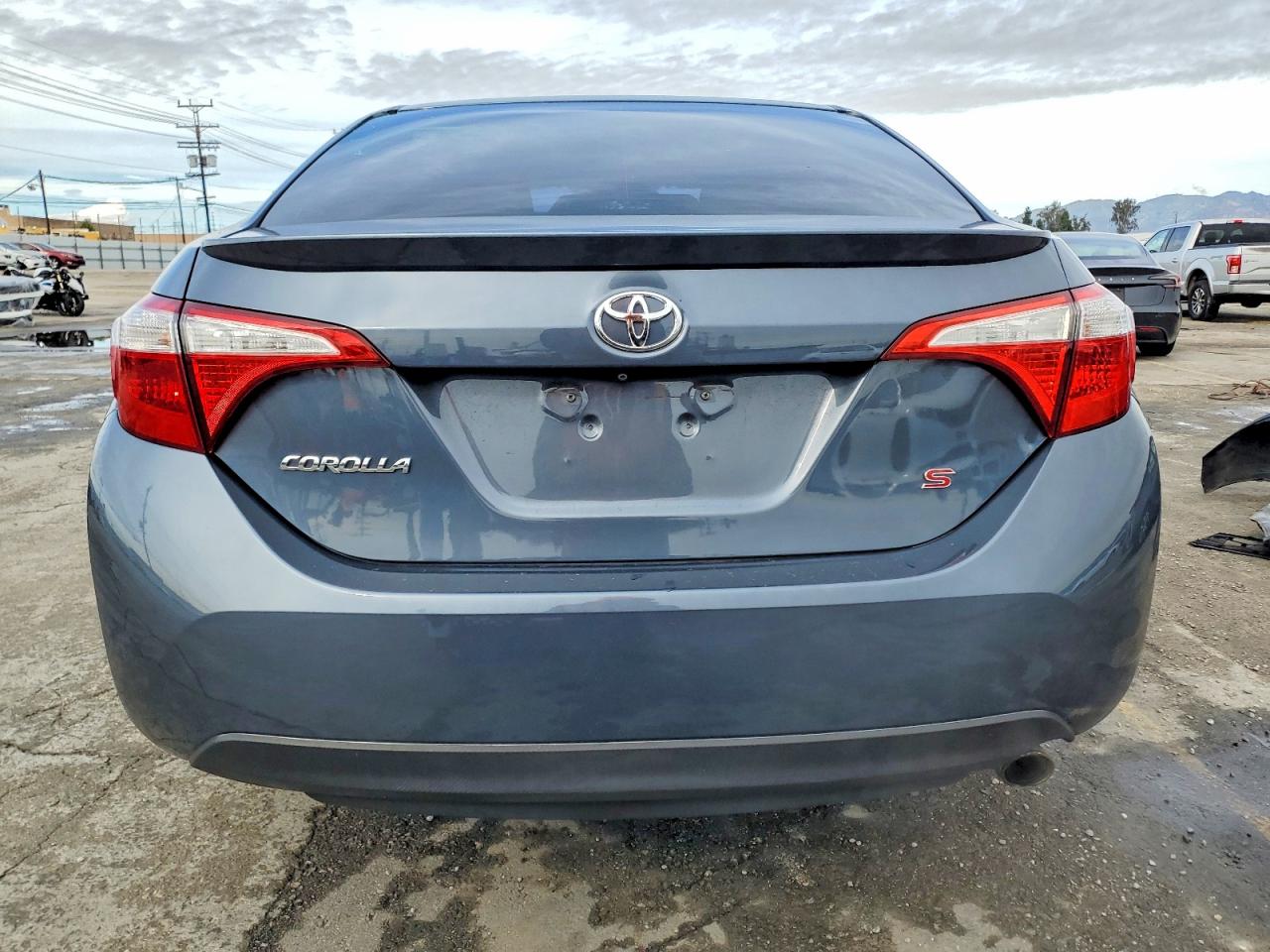 2015 TOYOTA COROLLA L photo 6