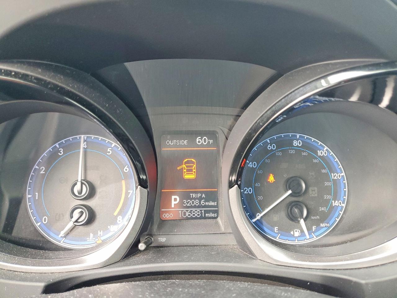 2015 TOYOTA COROLLA L photo 9