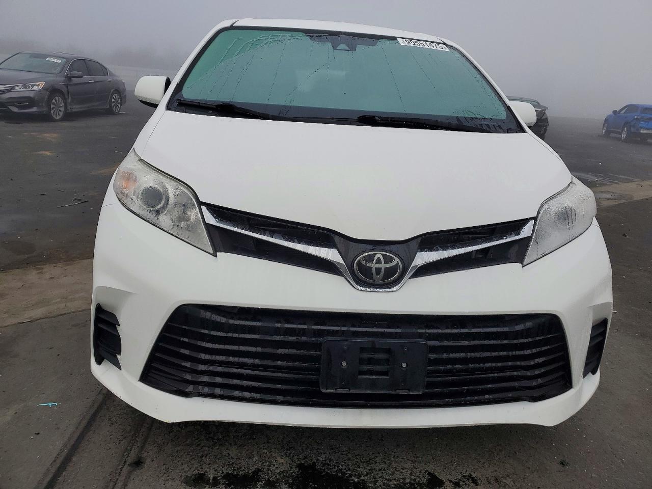 2020 TOYOTA SIENNA LE photo 9