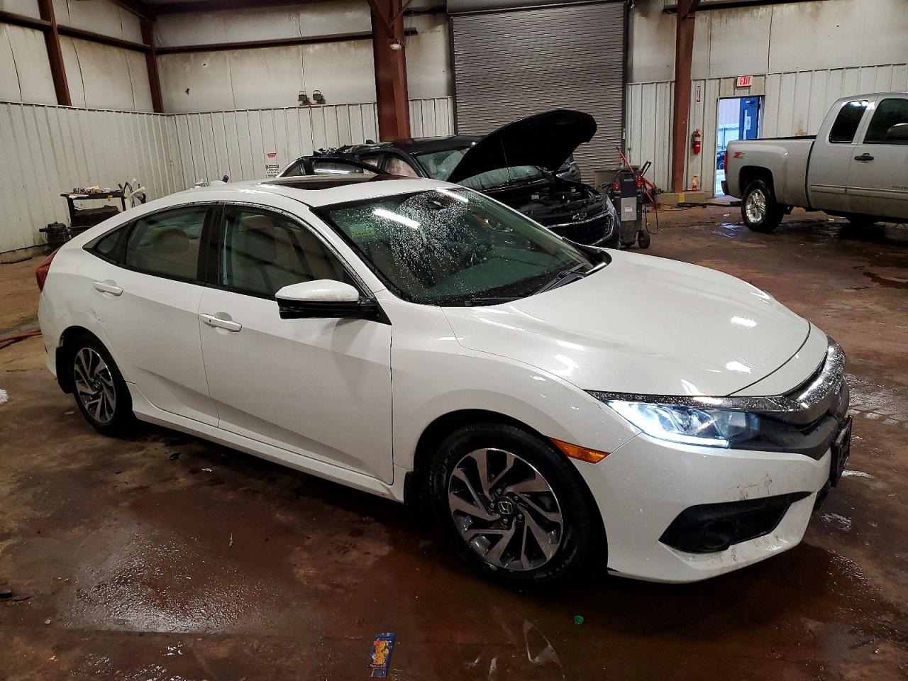 2017 HONDA CIVIC EX photo 4