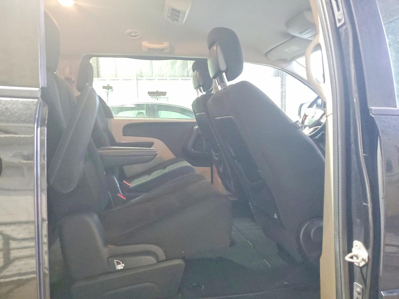 2015 DODGE GRAND CARAVAN SE photo 21