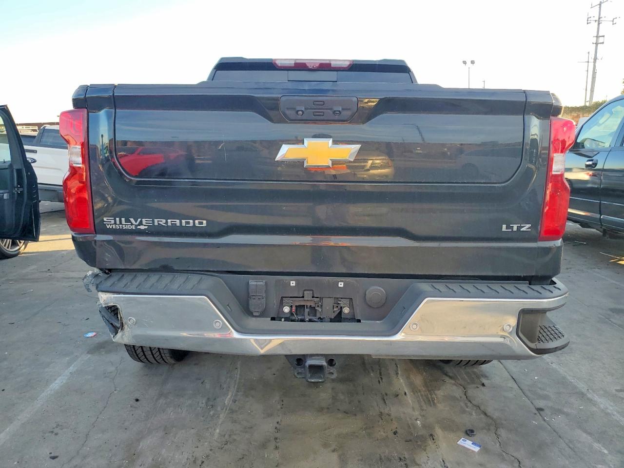 2023 CHEVROLET SILVERADO C1500 LTZ photo 6