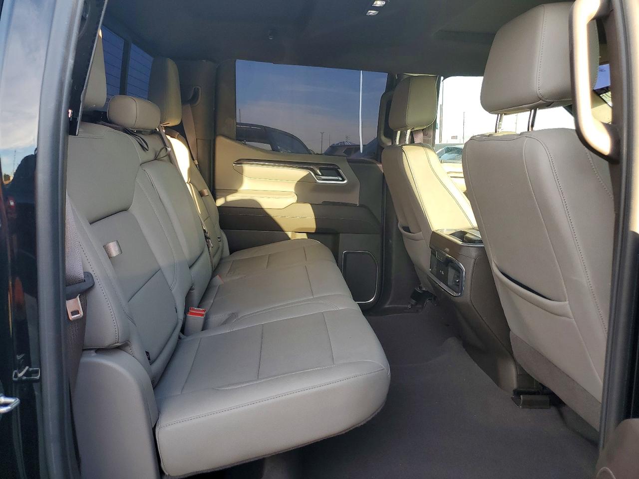 2023 CHEVROLET SILVERADO C1500 LTZ photo 10