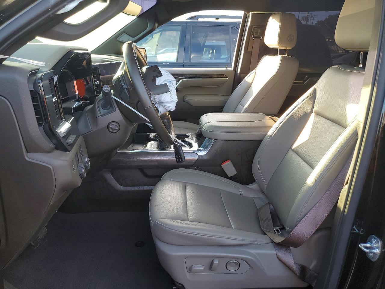 2023 CHEVROLET SILVERADO C1500 LTZ photo 7