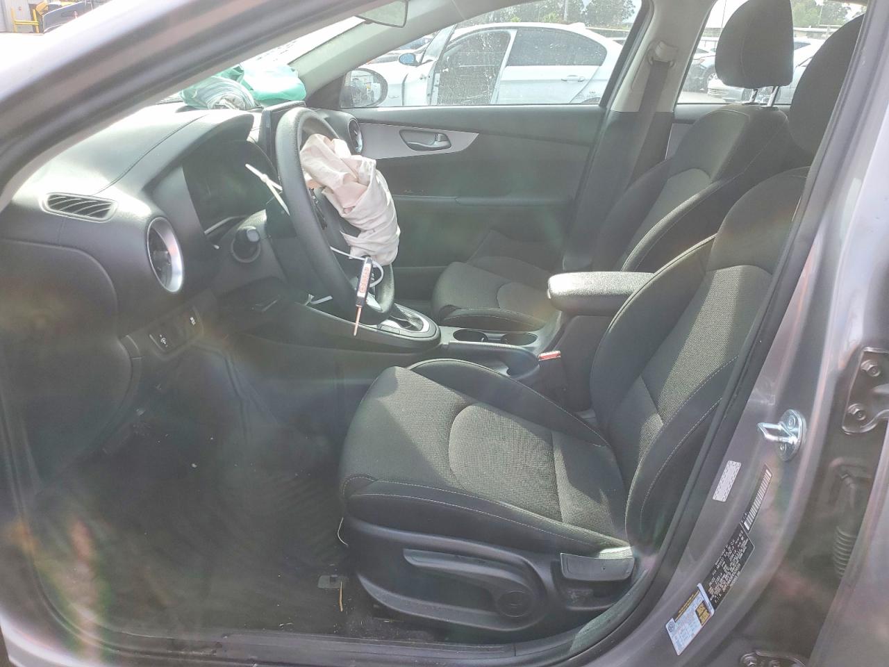 2023 KIA FORTE LX photo 7
