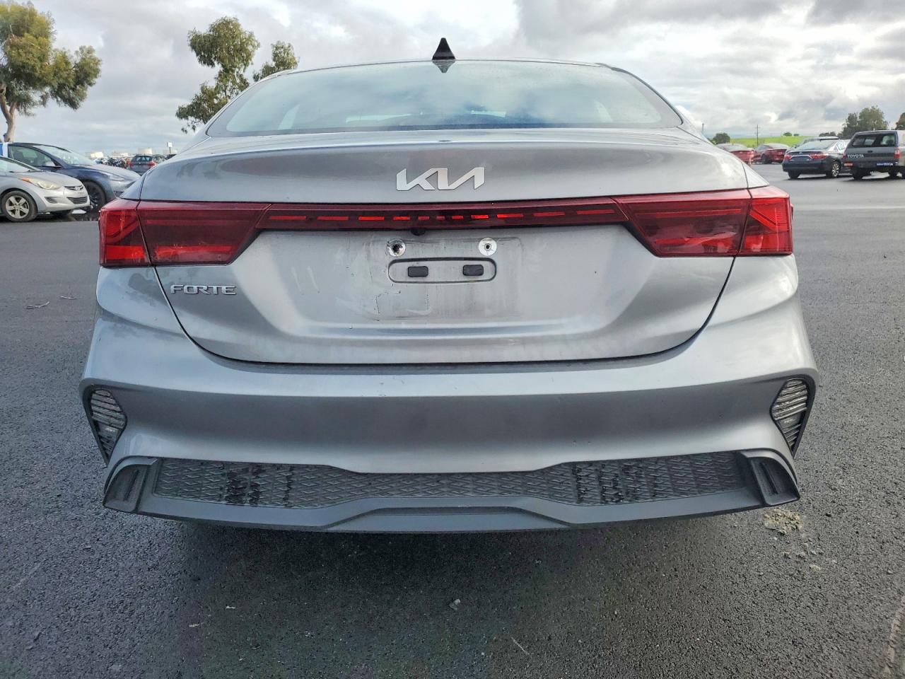 2023 KIA FORTE LX photo 6