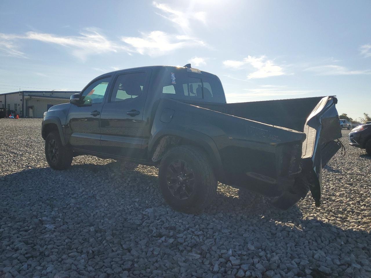 2019 TOYOTA TACOMA DOUBLE CAB photo 2