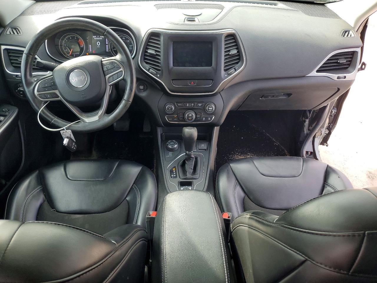 2019 JEEP CHEROKEE LATITUDE PLUS photo 8