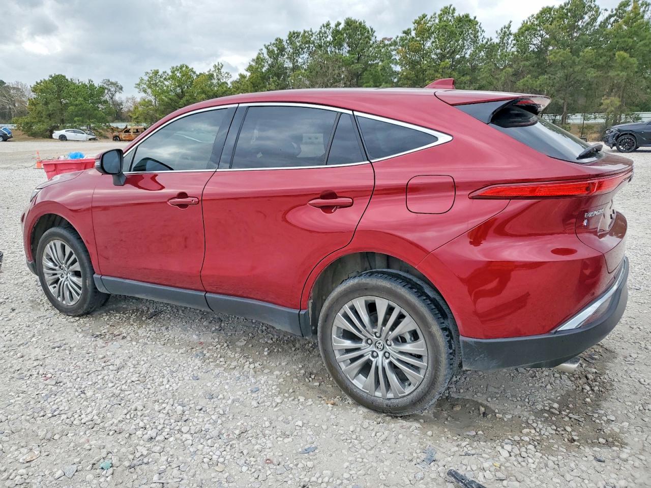 2024 TOYOTA VENZA LE photo 2