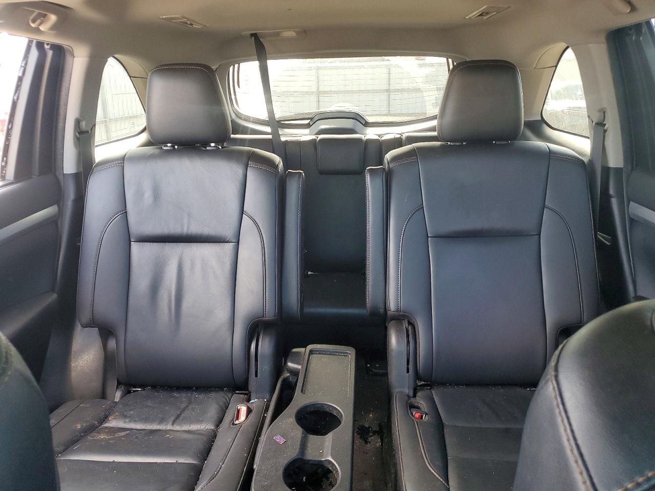 2019 TOYOTA HIGHLANDER SE photo 10