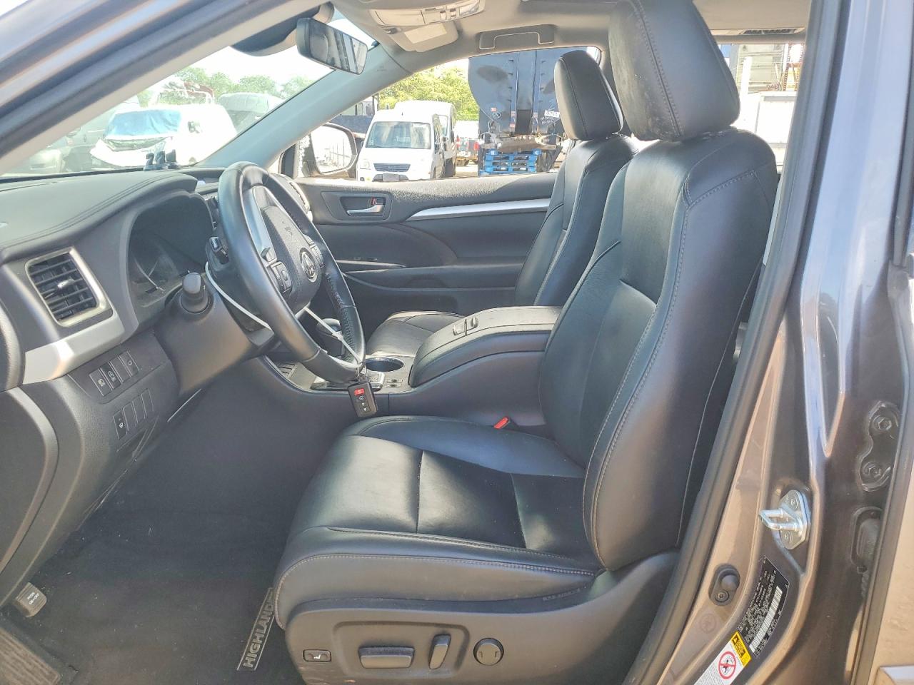 2019 TOYOTA HIGHLANDER SE photo 7