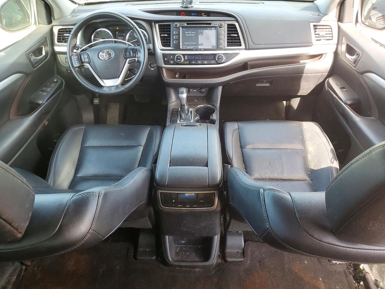 2019 TOYOTA HIGHLANDER SE photo 8