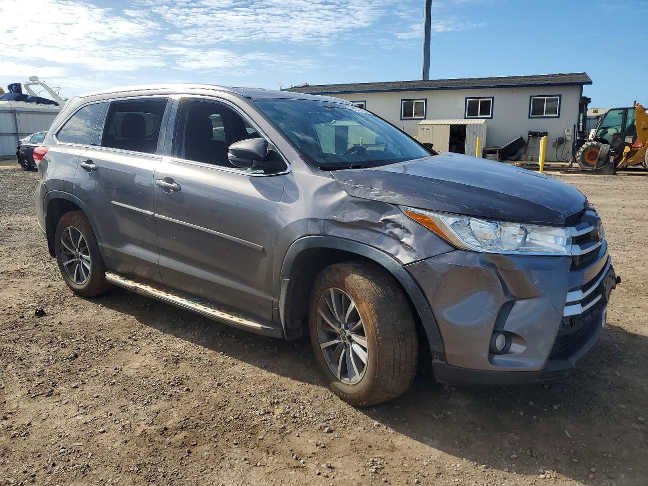 2019 TOYOTA HIGHLANDER SE photo 4