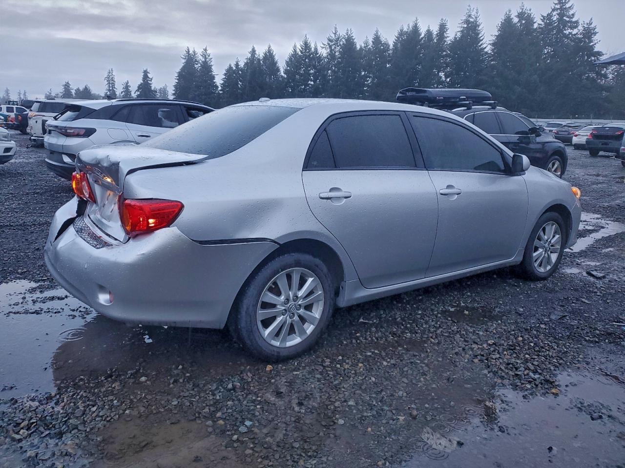 2010 TOYOTA COROLLA BASE photo 3