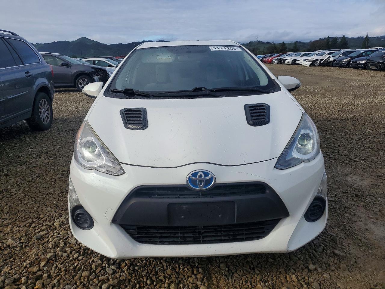 2015 TOYOTA PRIUS C photo 5