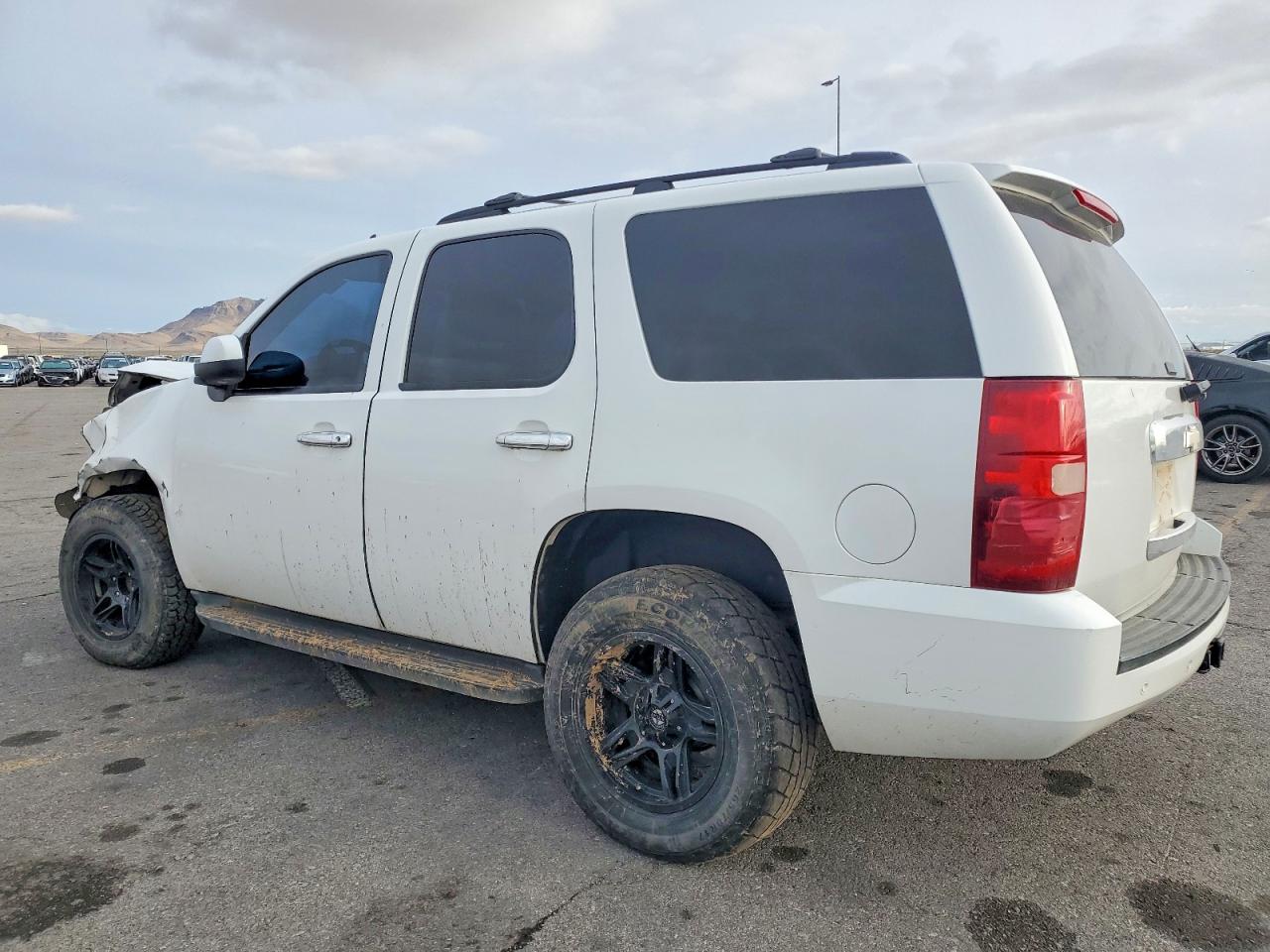 2013 CHEVROLET TAHOE K1500 LT photo 2