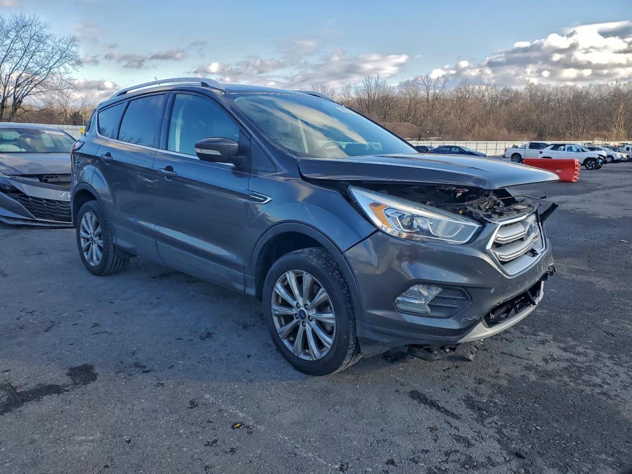 2017 FORD ESCAPE TITANIUM photo 4