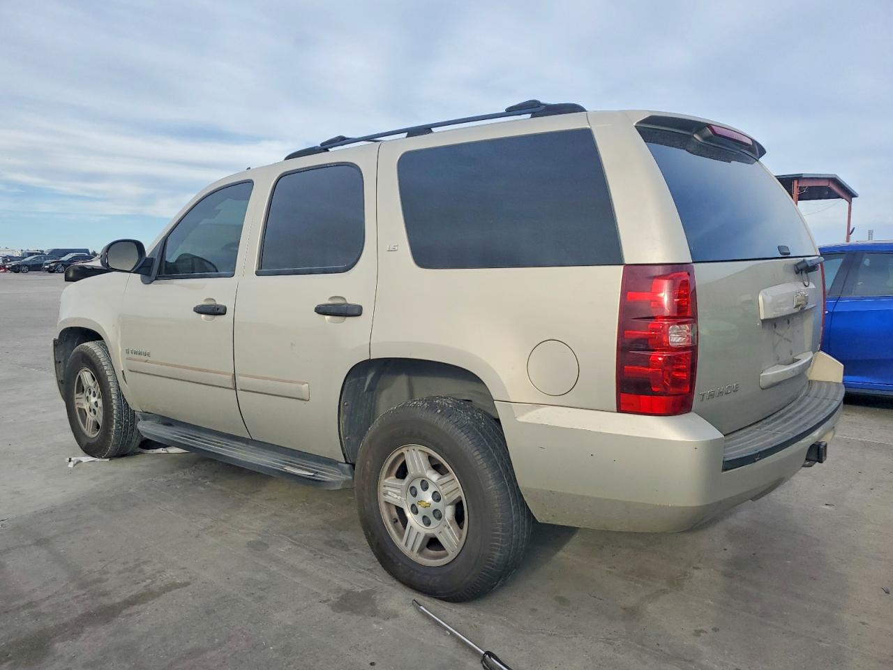 2007 CHEVROLET TAHOE C1500 photo 2