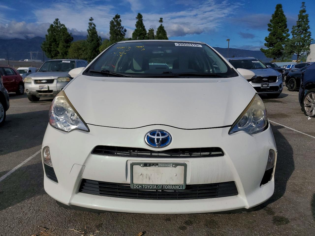 2014 TOYOTA PRIUS C photo 5