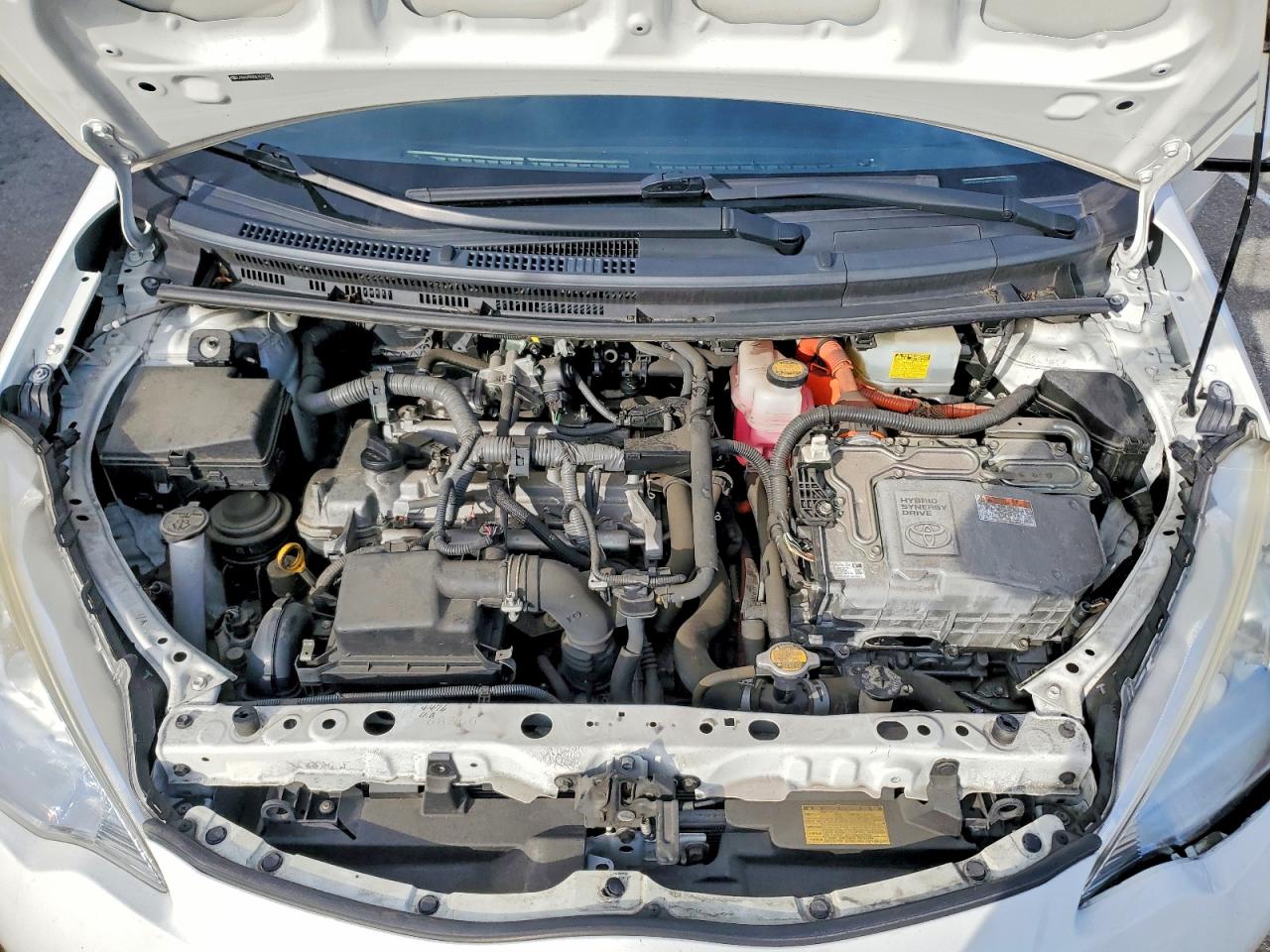 2014 TOYOTA PRIUS C photo 11