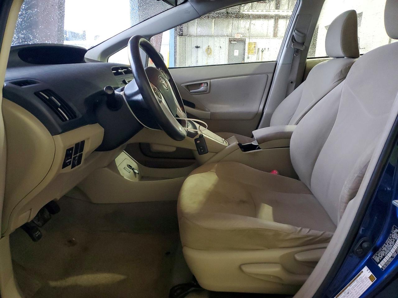 2011 TOYOTA PRIUS photo 7