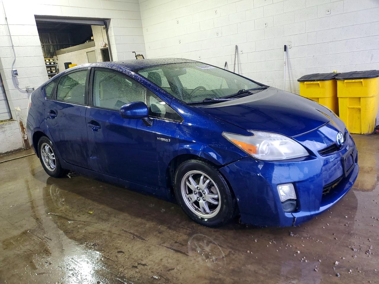 2011 TOYOTA PRIUS photo 4