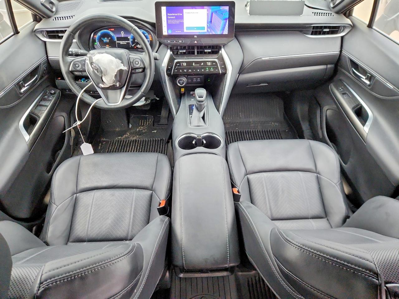 2024 TOYOTA VENZA LE photo 8