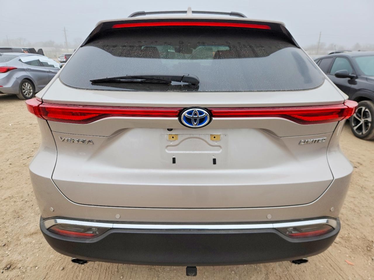2024 TOYOTA VENZA LE photo 6