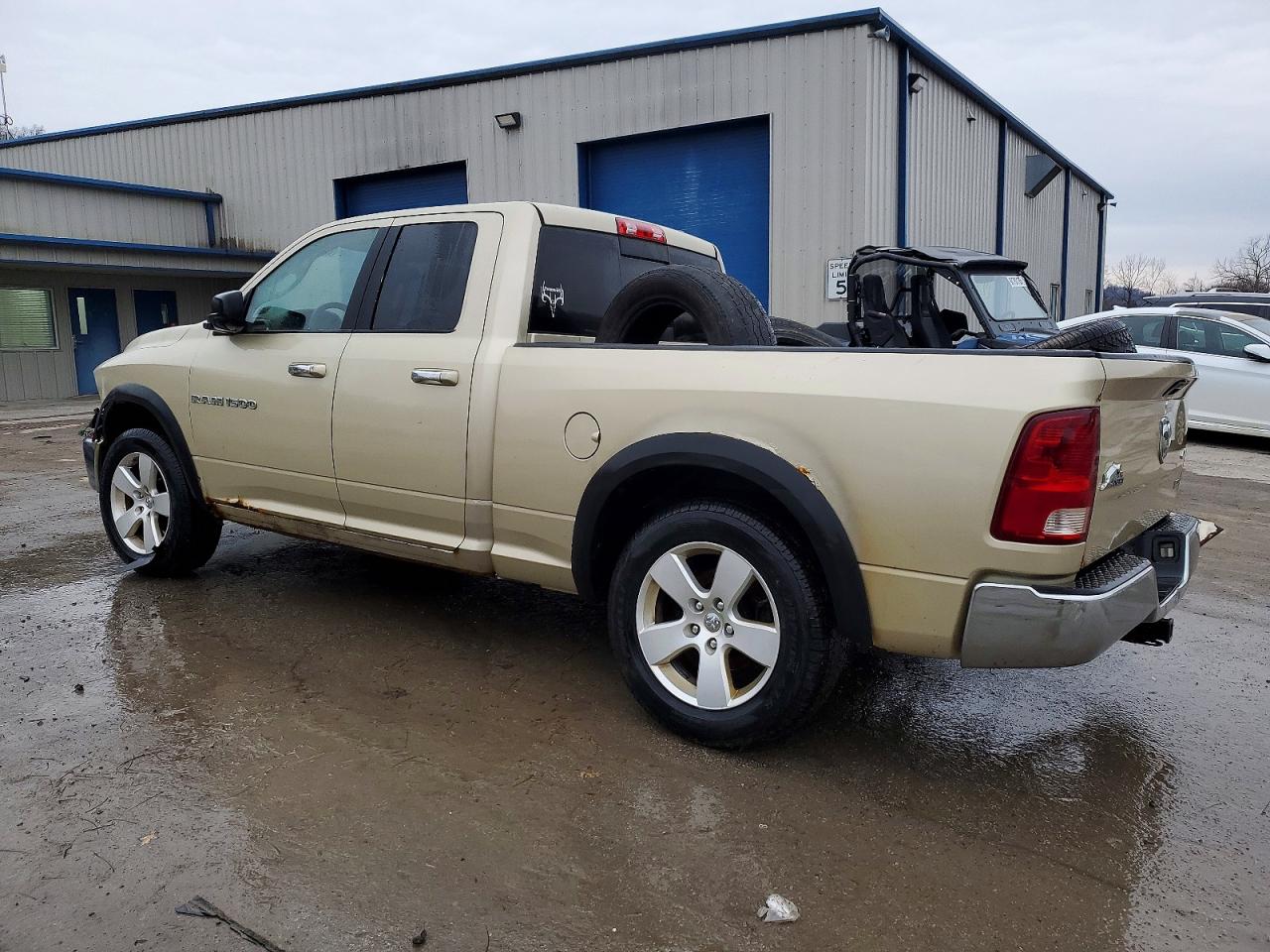 2011 DODGE RAM 1500 photo 2
