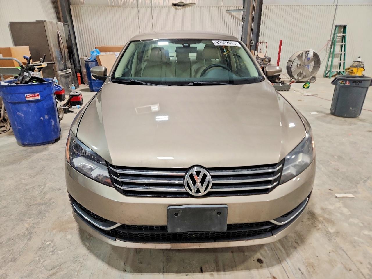 2015 VOLKSWAGEN PASSAT photo 9