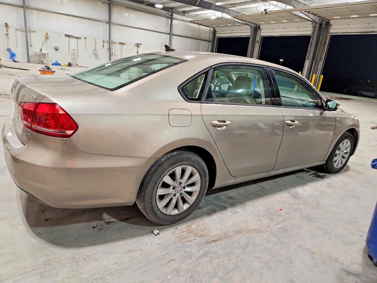 2015 VOLKSWAGEN PASSAT photo 5