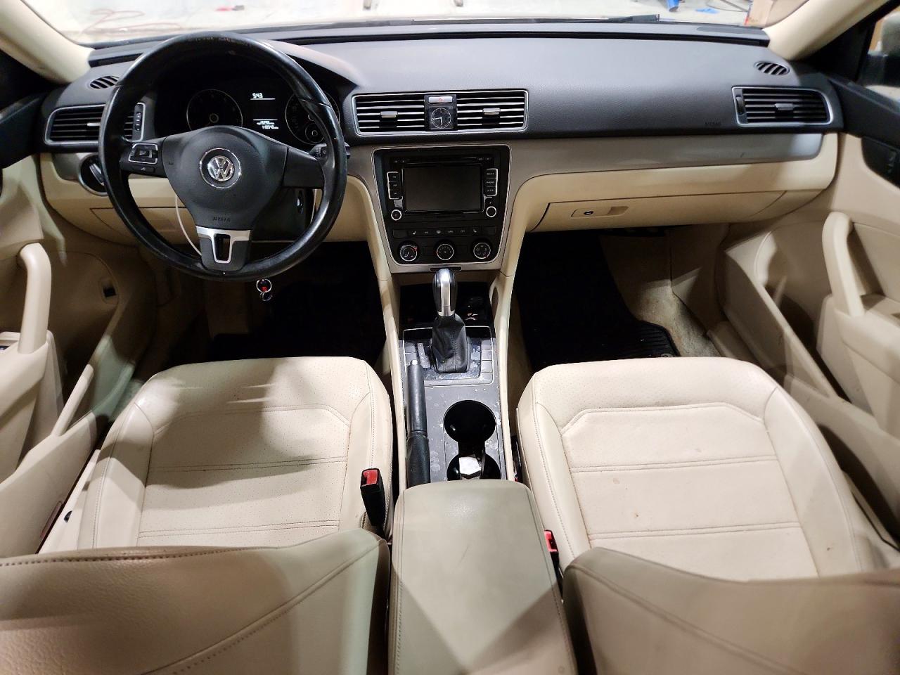 2015 VOLKSWAGEN PASSAT photo 15