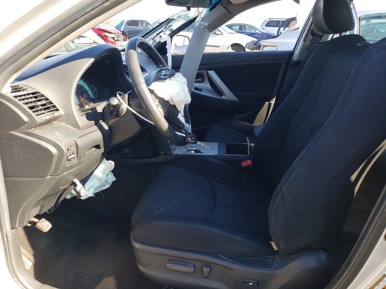 2011 TOYOTA CAMRY BASE photo 7