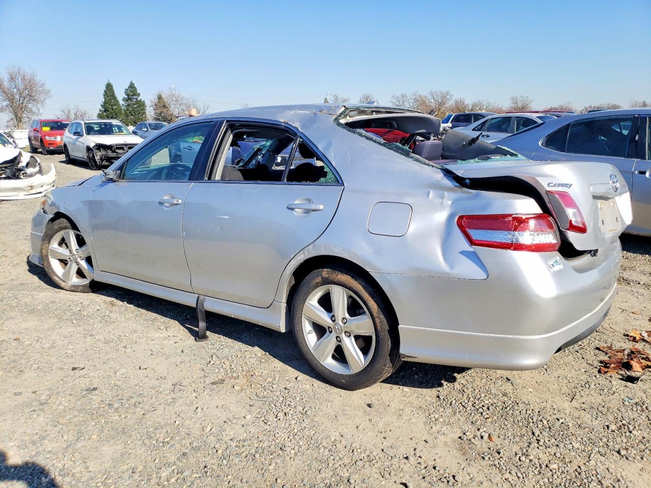 2011 TOYOTA CAMRY BASE photo 2