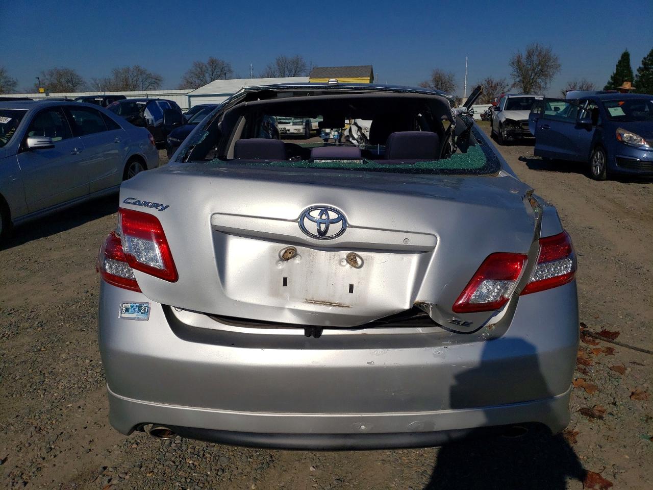 2011 TOYOTA CAMRY BASE photo 6