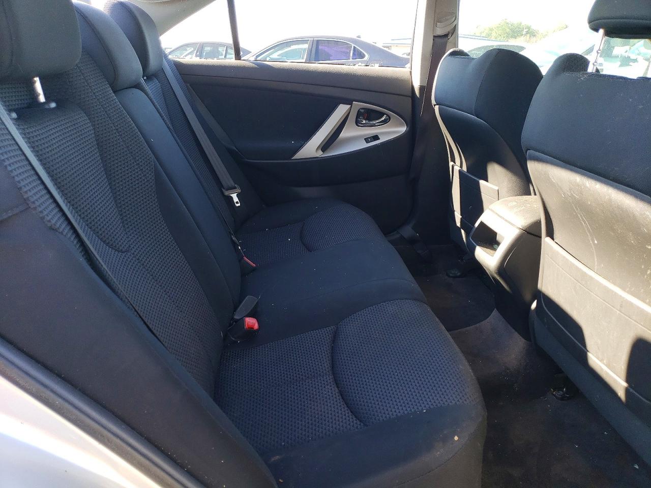 2011 TOYOTA CAMRY BASE photo 10