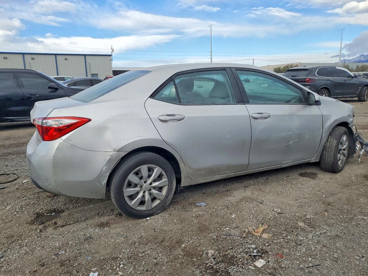 2016 TOYOTA COROLLA L photo 3