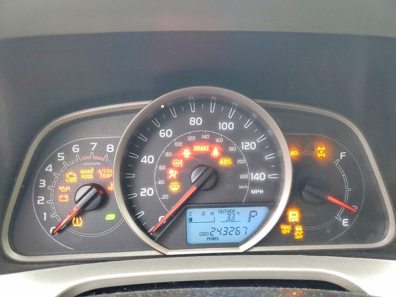 2015 TOYOTA RAV4 XLE photo 9