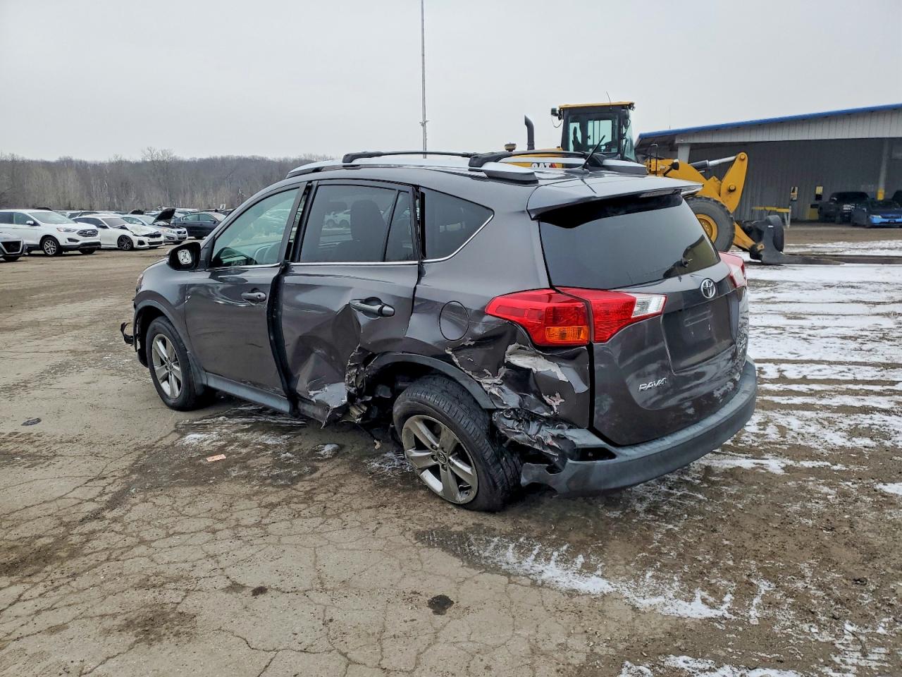 2015 TOYOTA RAV4 XLE photo 2