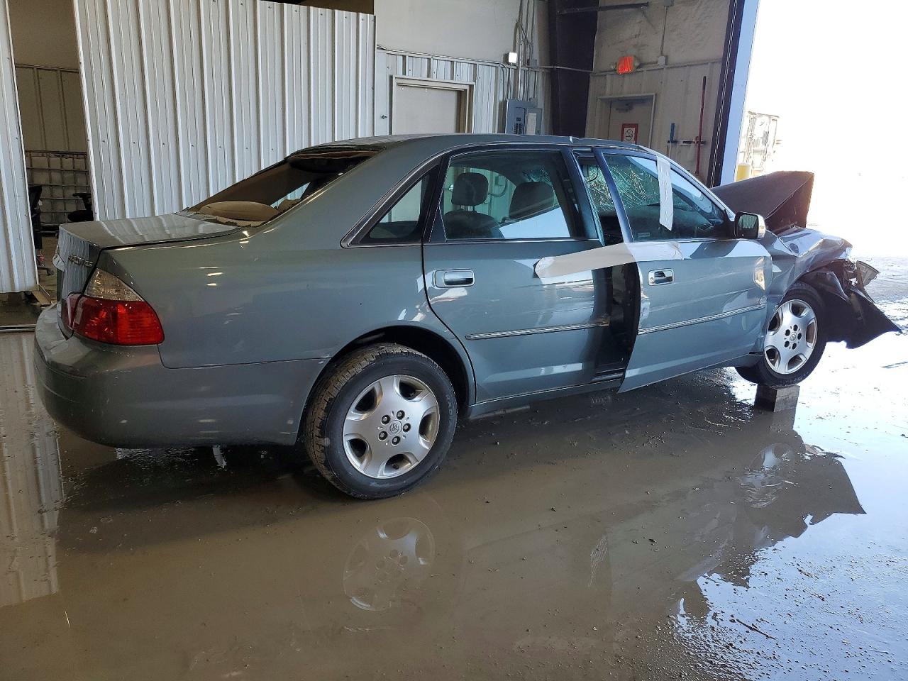 2004 TOYOTA AVALON XLS photo 3