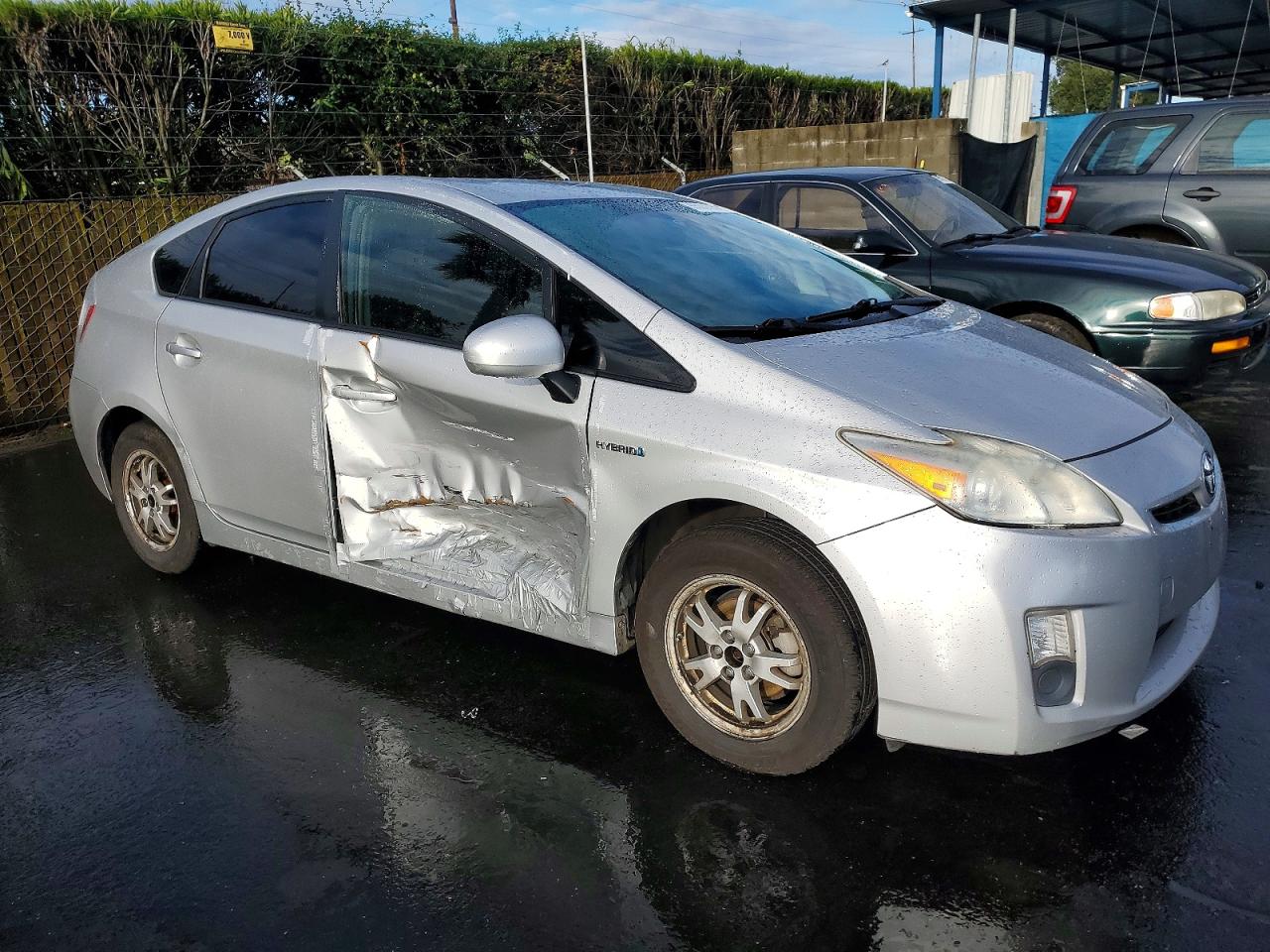 2010 TOYOTA PRIUS photo 4