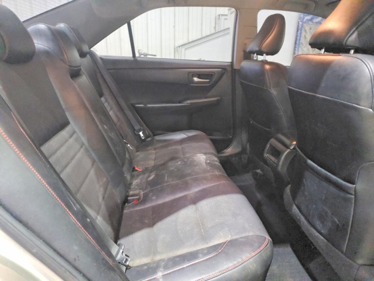 2016 TOYOTA CAMRY LE photo 10