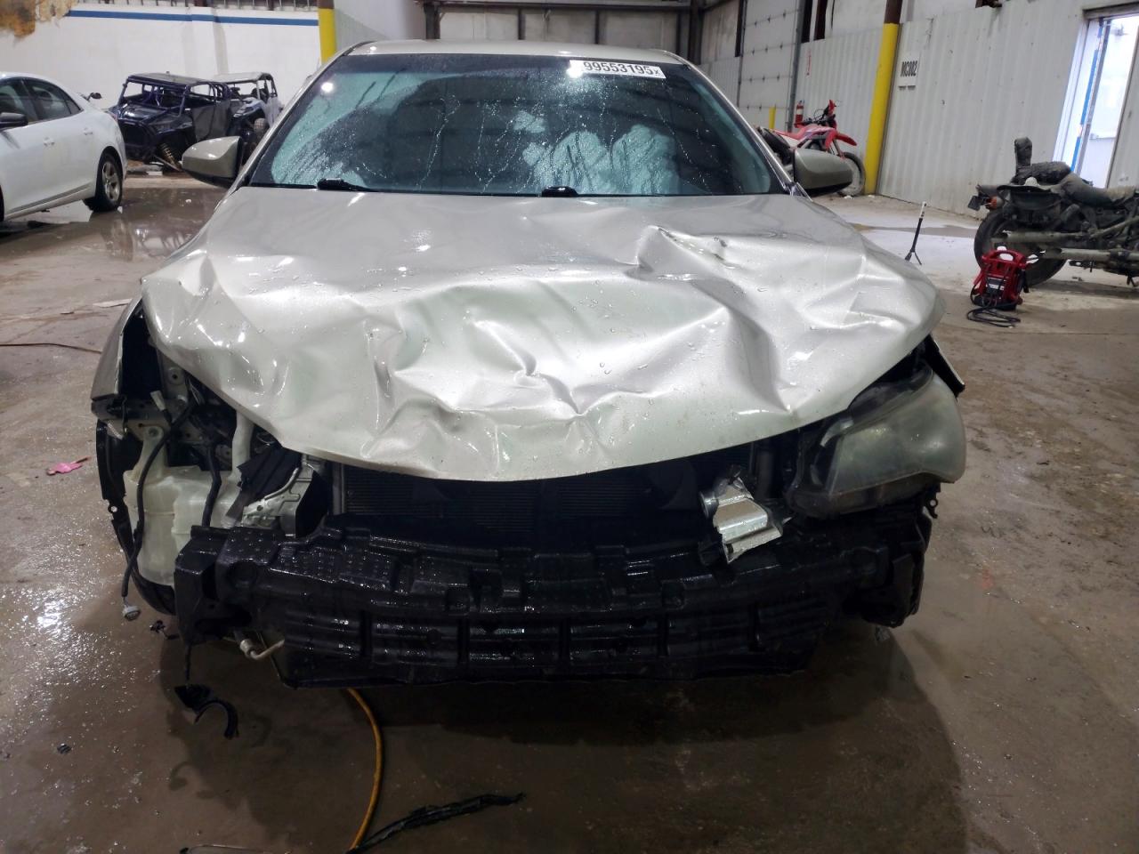 2016 TOYOTA CAMRY LE photo 5