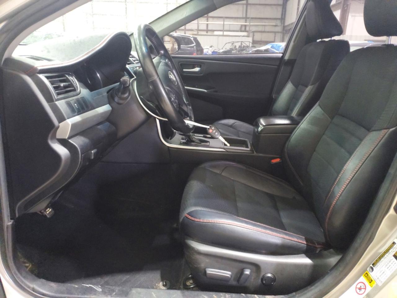 2016 TOYOTA CAMRY LE photo 7